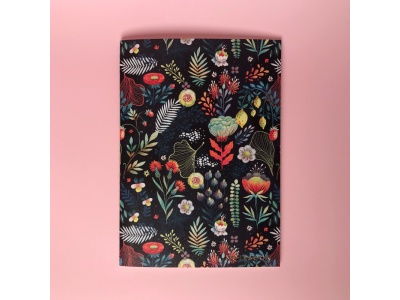 Тетрадь нелинованная «Floral»