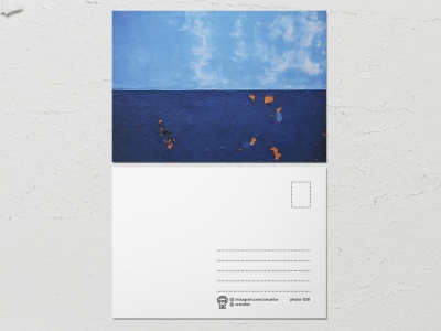 Открытка «Краски на стенах», сине голубая стена