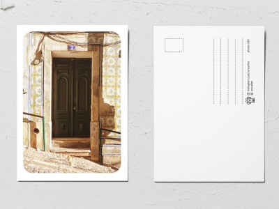 Открытка «Двери мира», коричневая дверь 2