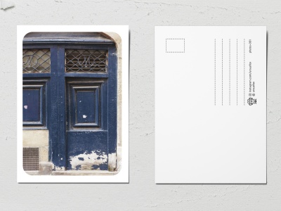 Открытка «Двери мира», старая темно-синяя дверь "М"