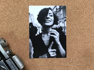 Почтовая фото открытка «Парижанка»